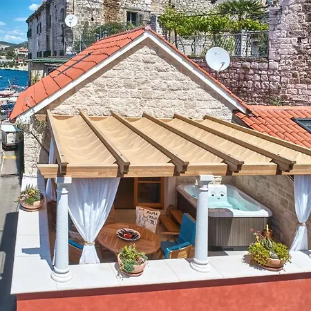 Pergola アパートホテル