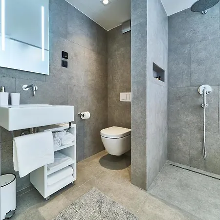 Pergola アパートホテル 4*