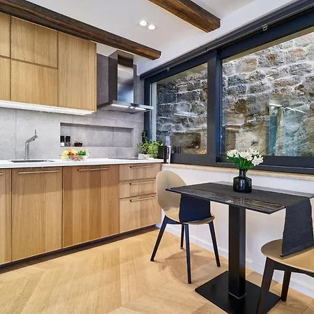 Pergola アパートホテル シベニク