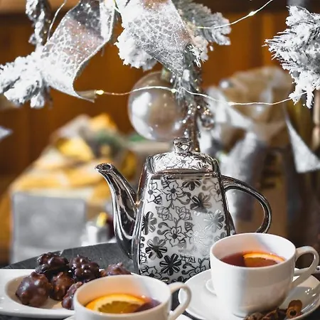 Pergola Aparthotel 4*