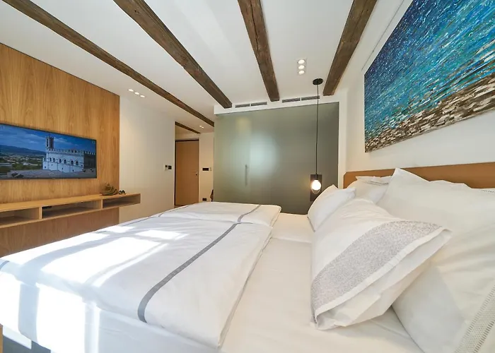 Pergola Apartmanhotel 4*